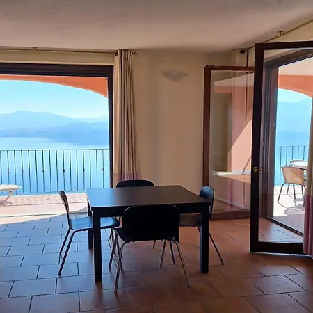 In With Maggiore Views * 오게비오